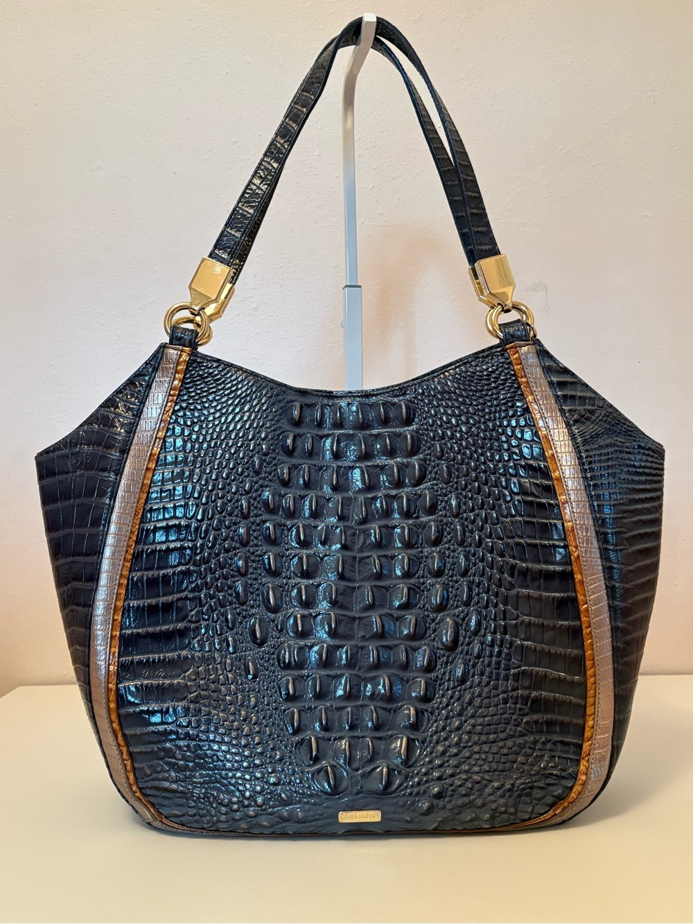 Brahmin Marianna Shoulder Bag Tote 
Andesite Croc Leather Excellent condition